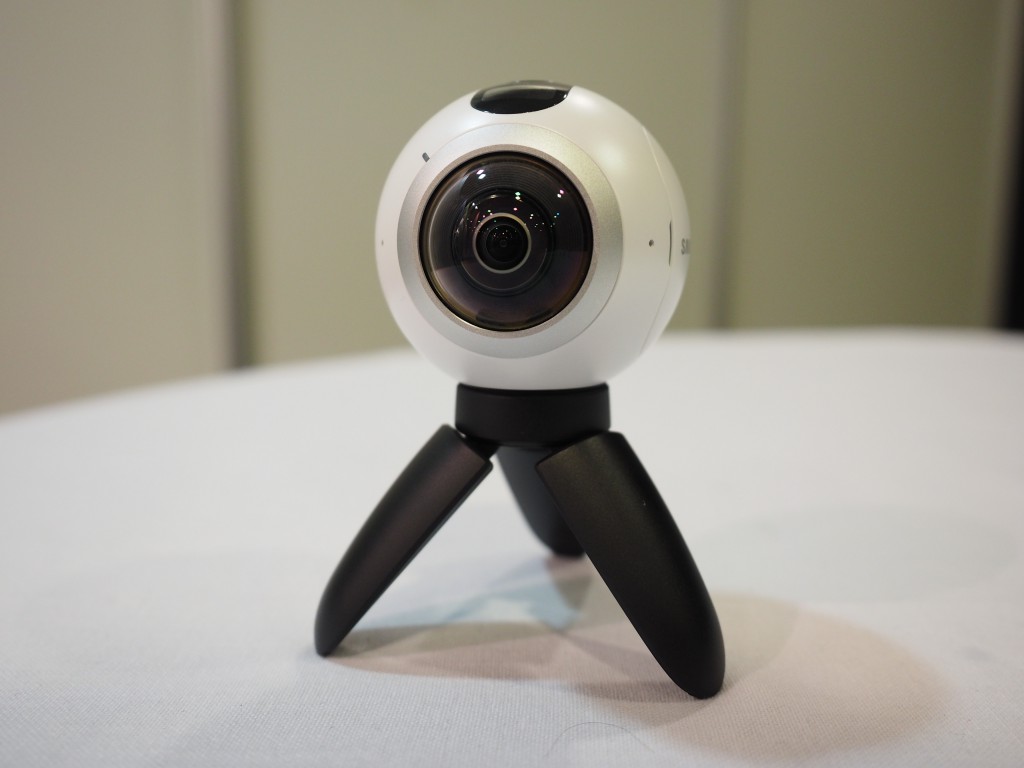 Samsung's Gear 360 is both adorable and extremely powerful.