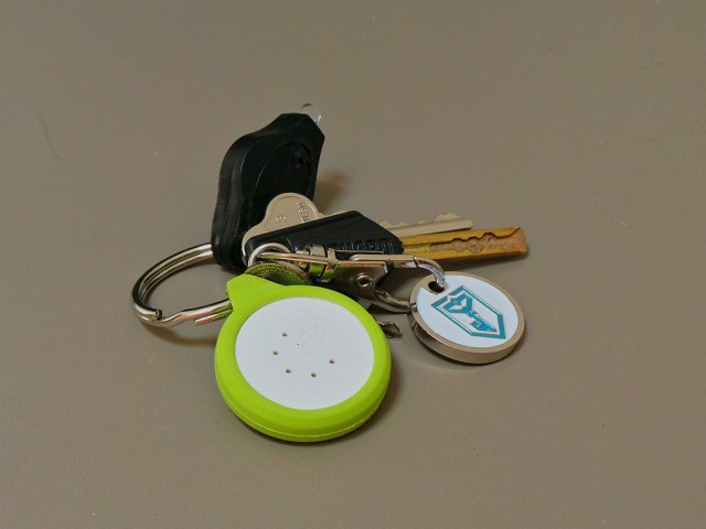 The rubber surround for attaching TinyFinder to your keyring doesn't give it much room to move.