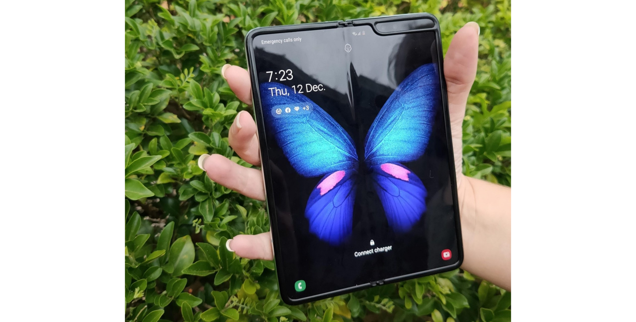 Galaxy fold характеристика. Лимитированный самсунг фолд. Galaxy Fold Bug.