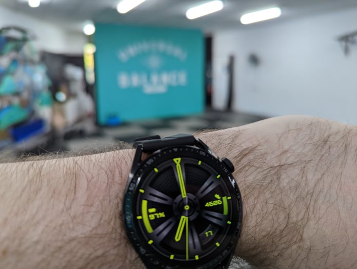 Huawei-Watch-GT3-at-Gym-696x524.jpg